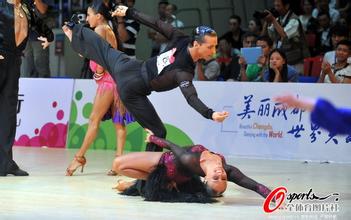 �ŵ���˿˸�Ӧ����Ƶ�����粿��Ա���ӳ����ݽ��輸�껺����...